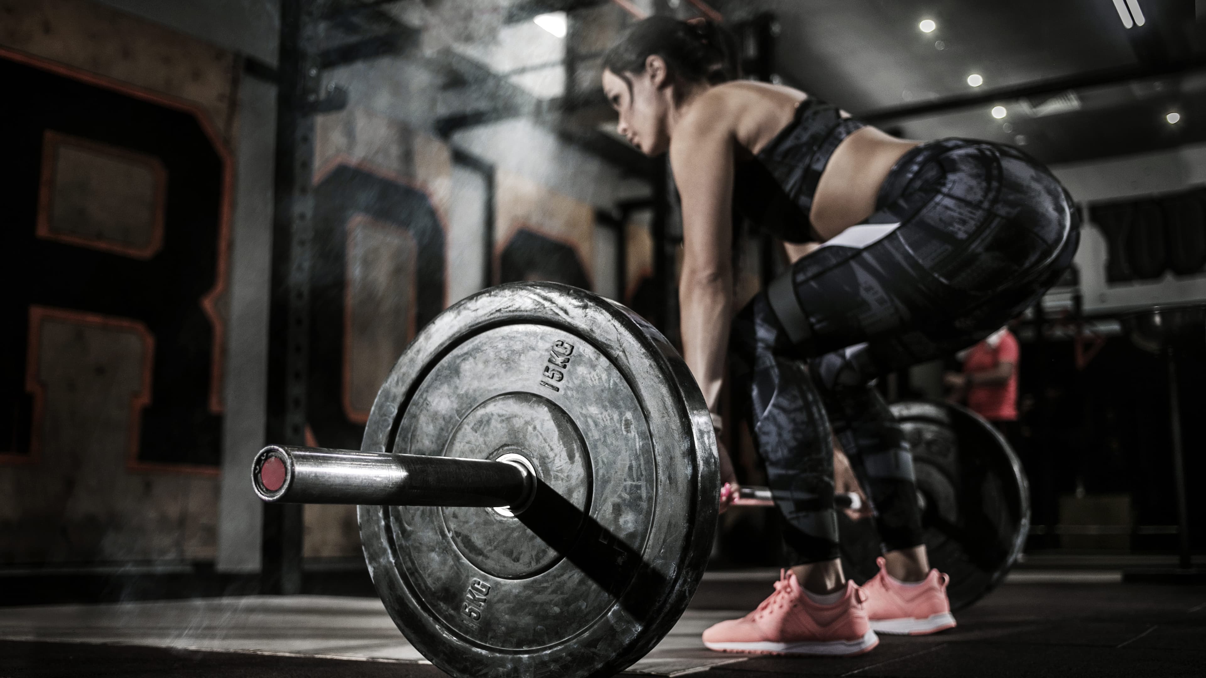 What Muscles Does Deadlift Work? Debunking Glutes Growth